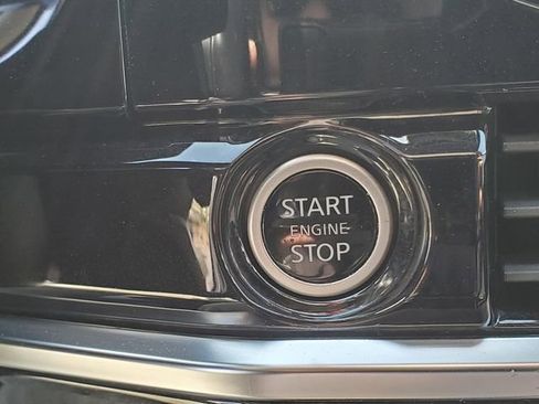 Certified 2023 Nissan Pathfinder SV image 28