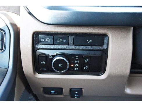 Used 2024 Ford F350 Lariat w/ Chrome Package image 19