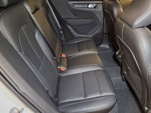 Used 2025 Volvo XC40 B5 Plus image 20