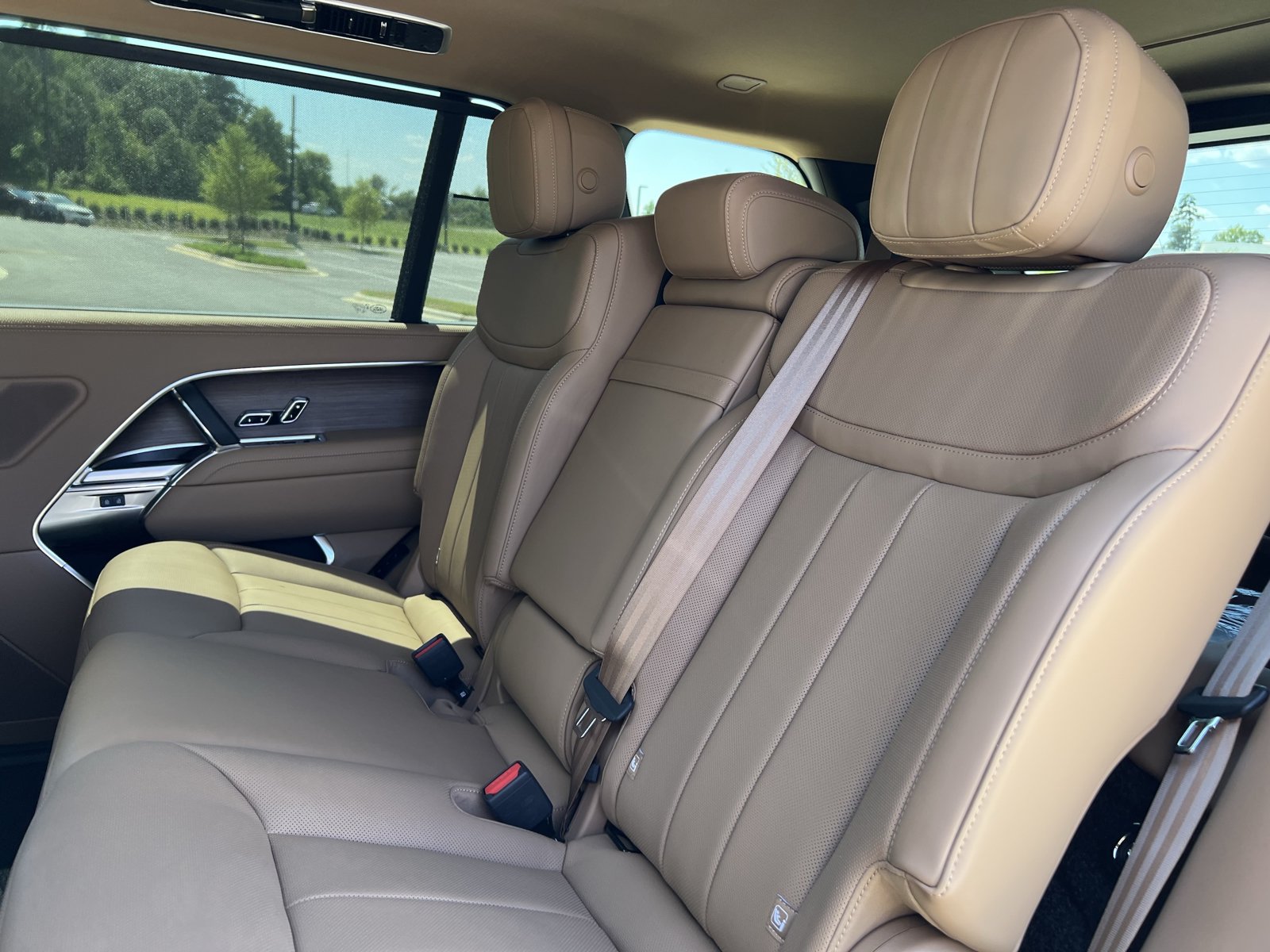 New 2026 Land Rover Range Rover Long Wheelbase SE AWD/4WD image 5