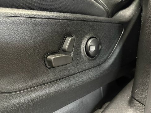 Used 2022 RAM 1500 Big Horn AWD/4WD image 13