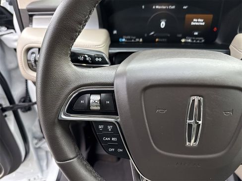 Used 2022 Lincoln Nautilus Standard w/ Premium Package image 25