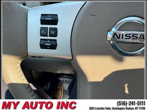 Used 2011 Nissan Pathfinder LE w/ Navigation Pkg image 22
