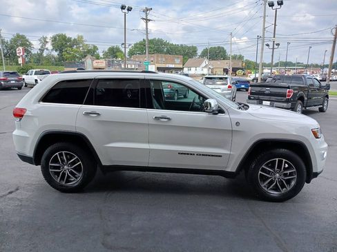Used 2018 Jeep Grand Cherokee Limited AWD/4WD image 4