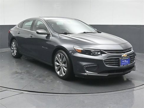 Used 2018 Chevrolet Malibu Premier w/ Premier Sun and Wheel Package image 4
