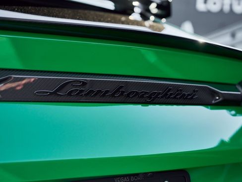 Used 2024 Lamborghini Urus Performante image 16