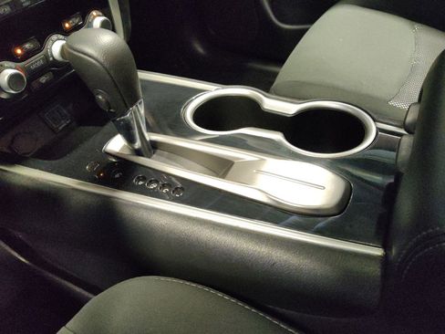 Used 2020 Nissan Pathfinder SV image 26