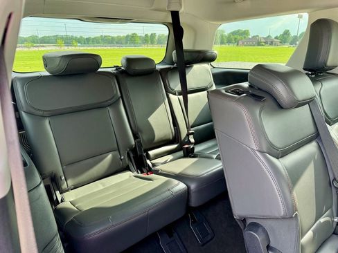 Certified 2025 Ford Expedition Active AWD/4WD image 23