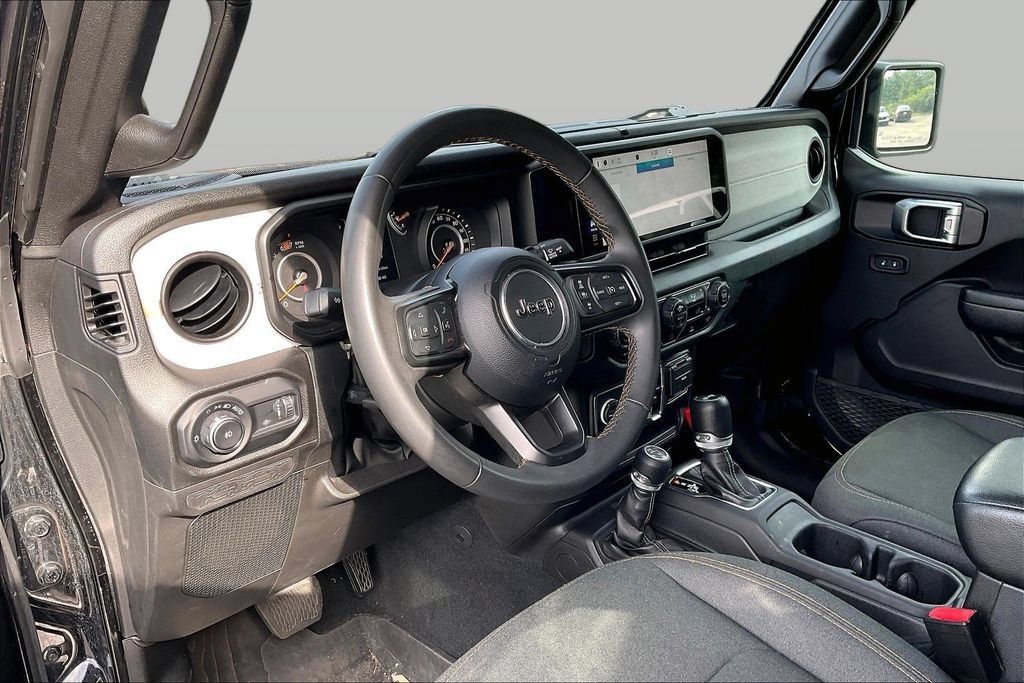 Used 2024 Jeep Wrangler Unlimited Sport AWD/4WD image 14