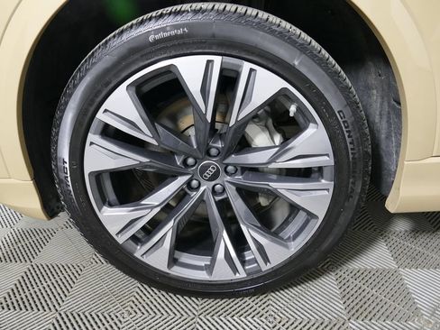 Used 2024 Audi Q8 Premium Plus AWD/4WD image 32