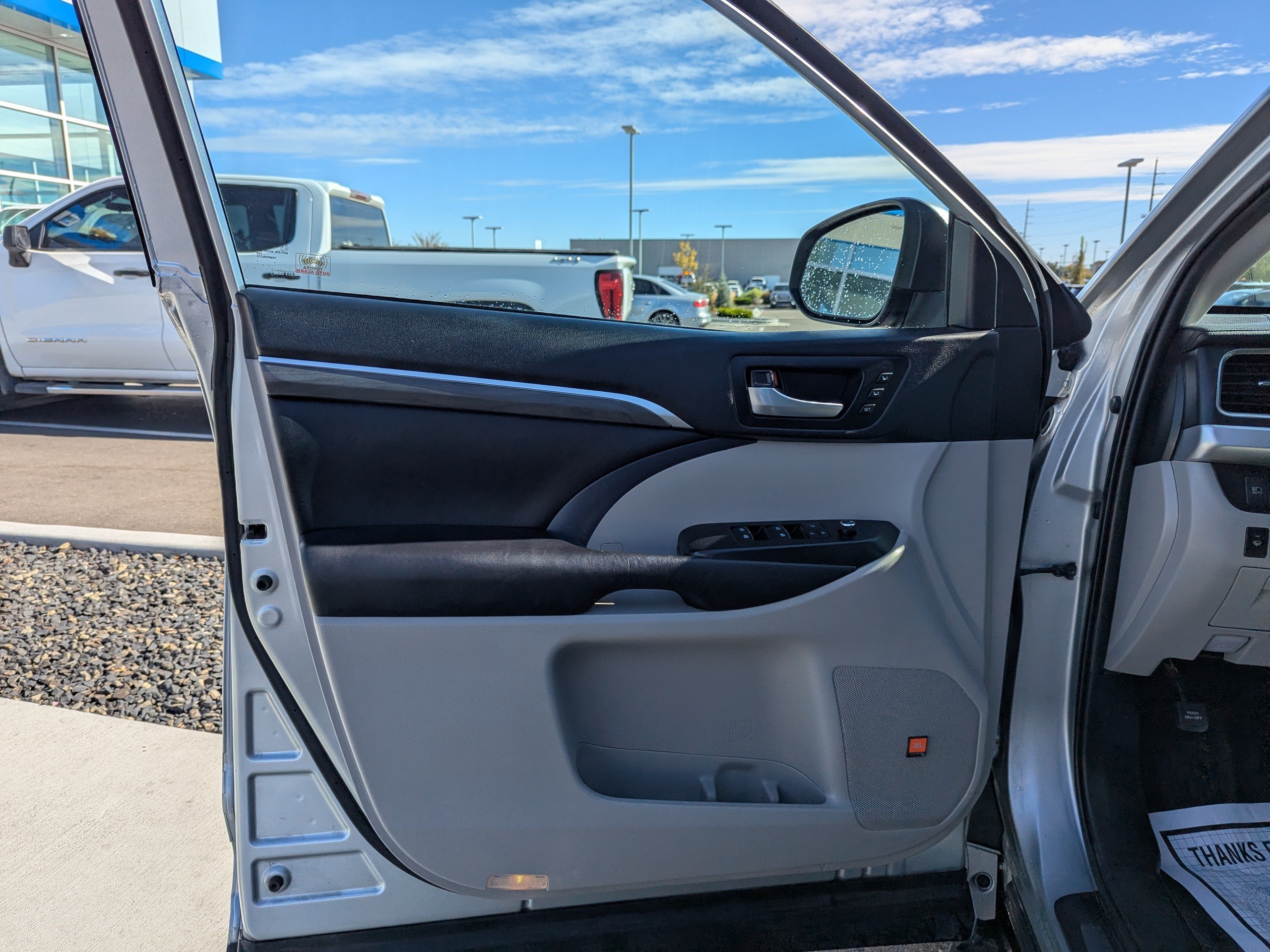 Used 2019 Toyota Highlander Limited AWD/4WD image 10