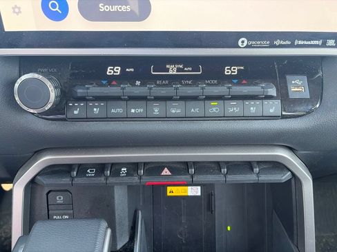 Used 2024 Toyota Sequoia Limited AWD/4WD image 15