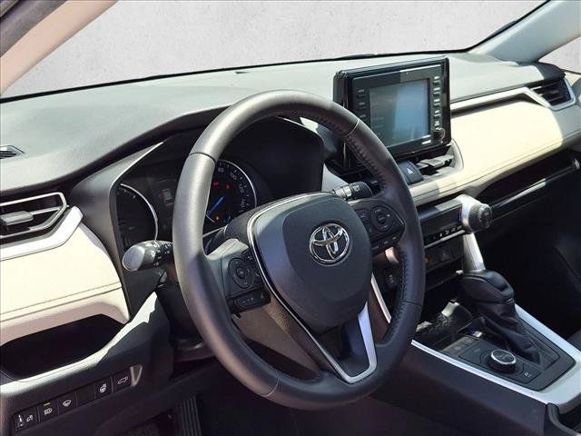 Used 2020 Toyota RAV4 XLE w/ Convenience Package AWD/4WD image 10