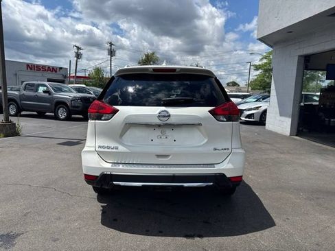Used 2017 Nissan Rogue SL w/ SL Premium Package AWD/4WD image 3