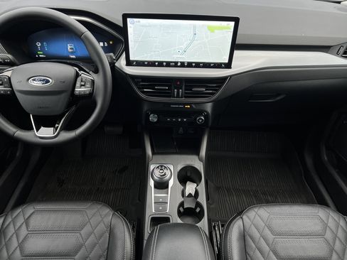 Used 2024 Ford Escape SE w/ PHEV Premium Package image 34