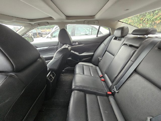 Used 2017 Nissan Maxima 3.5 SL w/ Interior Lighting Package FWD image 6