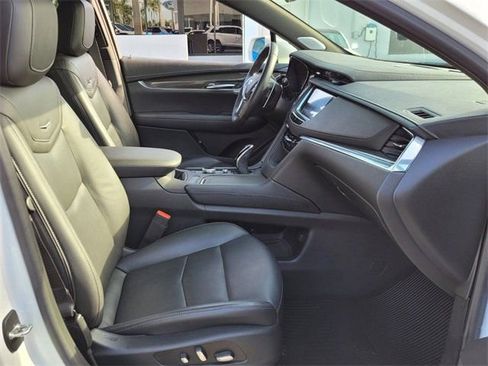Used 2020 Cadillac XT5 Sportv w/ LPO, Illumination Package AWD/4WD image 16
