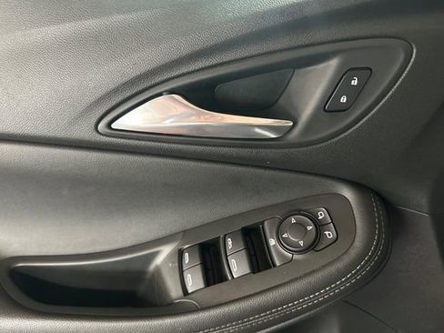 Used 2020 Buick Encore GX Preferred w/ Cold Weather Comfort Package image 11