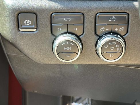 Certified 2024 GMC Sierra 1500 Elevation AWD/4WD image 17