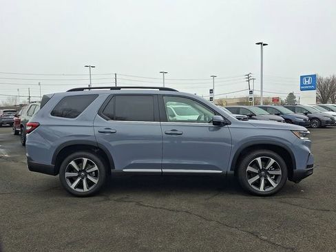 Certified 2025 Honda Pilot Touring image 7