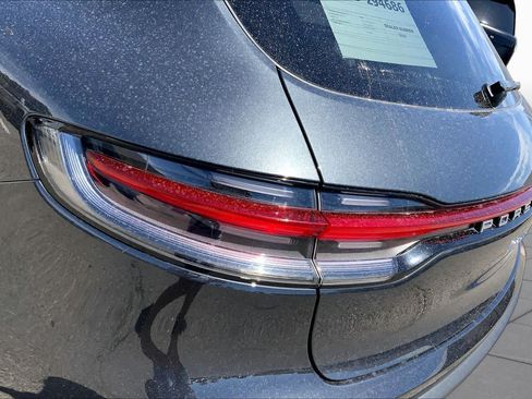 Used 2022 Porsche Macan AWD/4WD image 24