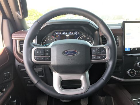 Used 2022 Ford Expedition Max Limited AWD/4WD image 18
