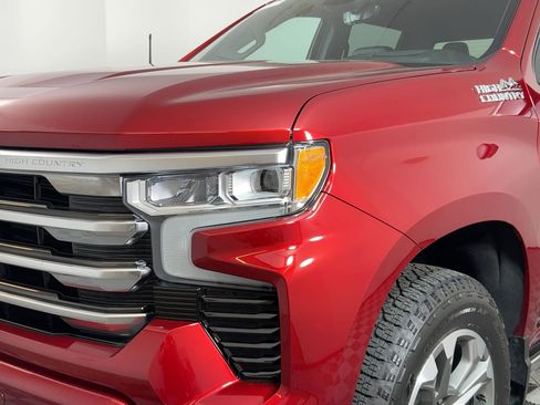 Used 2025 Chevrolet Silverado 1500 High Country w/ Technology Package image 9
