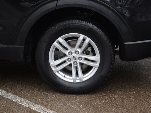 Used 2022 Ford Explorer XLT image 29