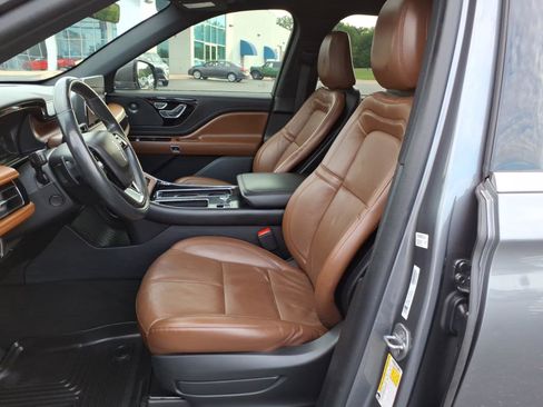 Used 2021 Lincoln Aviator Reserve w/ Equipment Group 208A AWD/4WD image 13