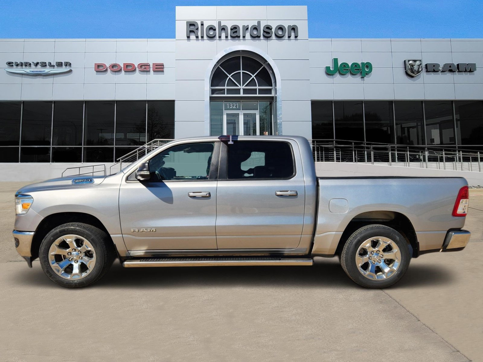 Used 2022 RAM 1500 Lone Star AWD/4WD image 3