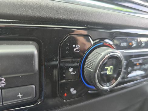 Used 2024 Chevrolet Silverado 1500 High Country w/ High Country Premium Package AWD/4WD image 26