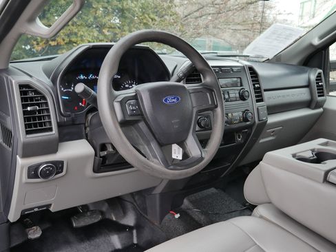 Used 2019 Ford F350 XL image 4