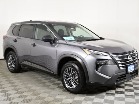 Used 2024 Nissan Rogue S image 4