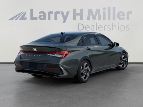 New 2026 Hyundai Elantra SEL Sport FWD image 4