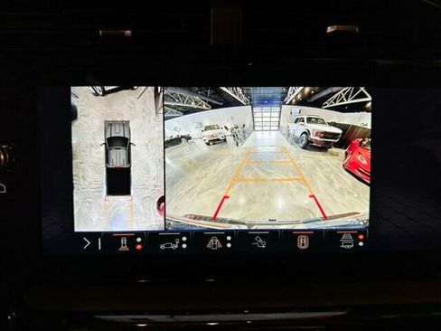 Used 2024 GMC Sierra 2500 AT4 w/ AT4 Premium Plus Package AWD/4WD image 19
