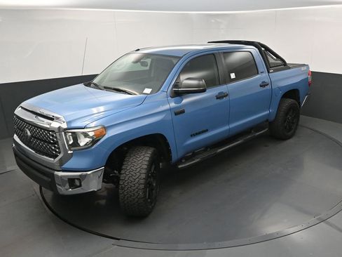 Used 2019 Toyota Tundra SR5 w/ SR5 Upgrade Package image 30