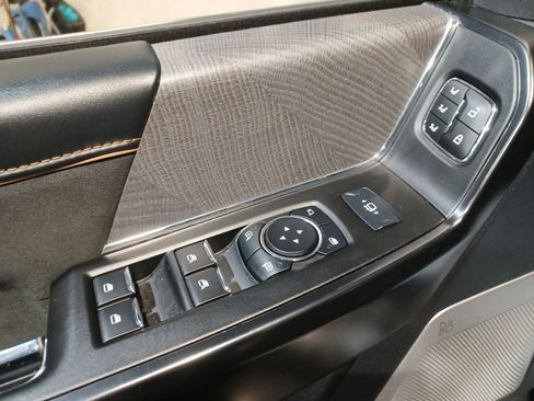 Used 2023 Ford F250 Platinum image 15