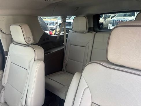 Used 2021 GMC Yukon XL Denali AWD/4WD image 9