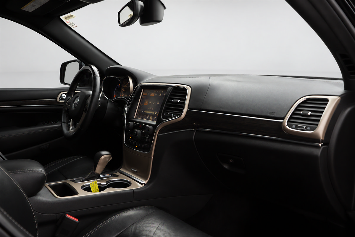 Used 2017 Jeep Grand Cherokee Overland RWD image 22