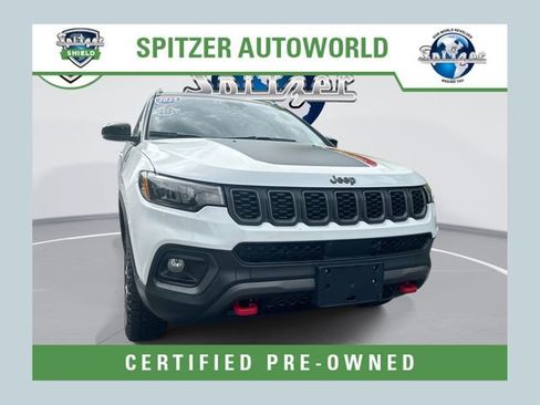 Used 2025 Jeep Compass Trailhawk AWD/4WD image 1