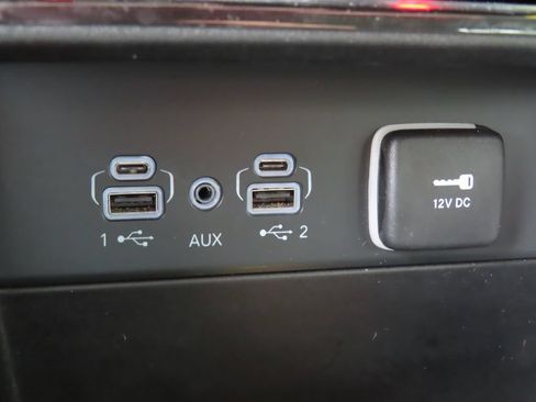Certified 2023 Jeep Grand Cherokee L Limited AWD/4WD image 9