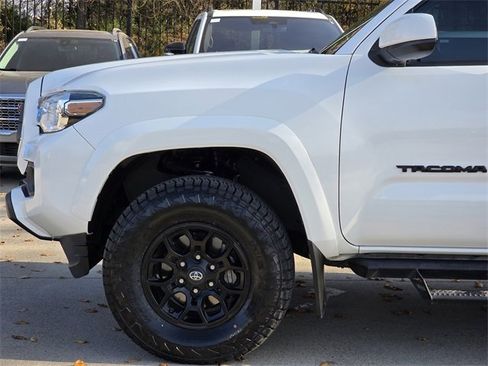 Used 2022 Toyota Tacoma SR5 image 5