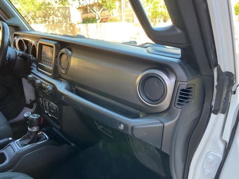 Used 2021 Jeep Gladiator Sport AWD/4WD image 43