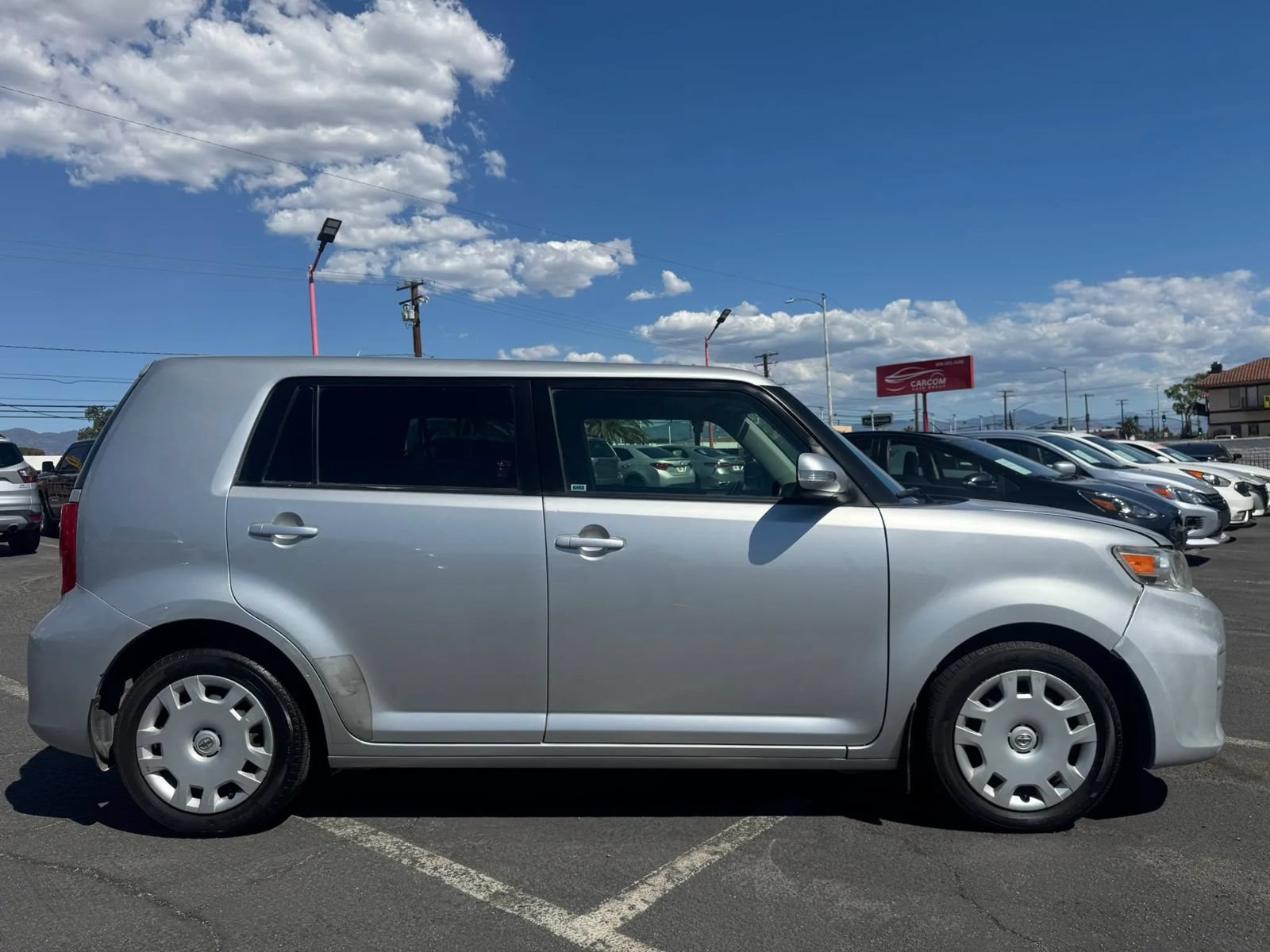 Used 2015 Scion xB FWD image 11
