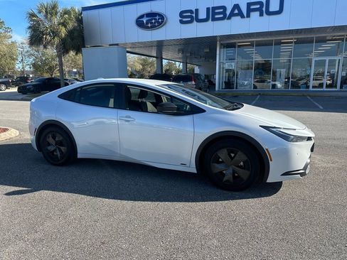 Used 2023 Toyota Prius LE image 2