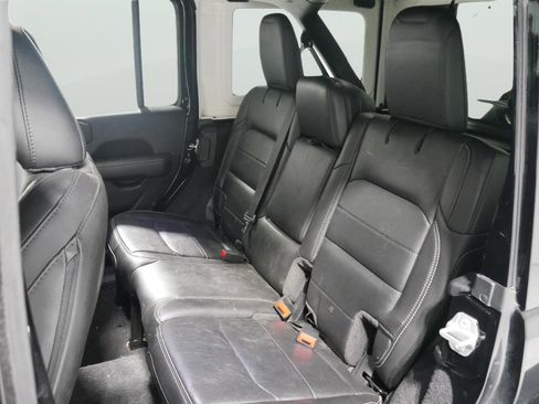 Used 2023 Jeep Wrangler Sahara w/ Cold Weather Group image 33