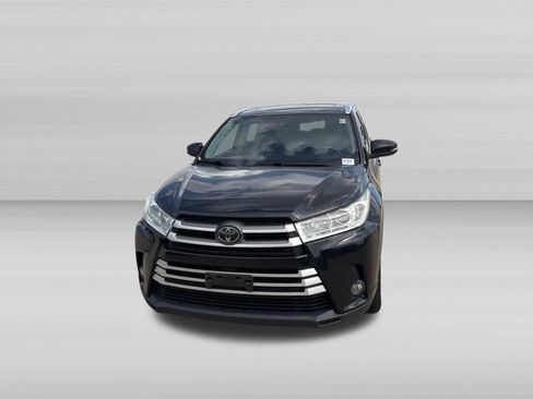 Used 2019 Toyota Highlander XLE AWD/4WD image 9