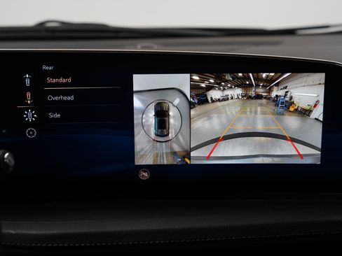 Used 2025 Cadillac XT4 Premium Luxury image 38