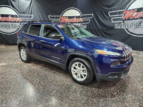 Used 2016 Jeep Cherokee Sport FWD image 1