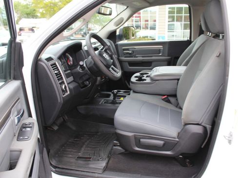 Used 2018 RAM 3500 Tradesman w/ Chrome Appearance Group AWD/4WD image 15
